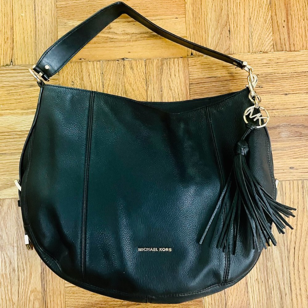 Gently Used Michael Kors Large Black Zip Leather Hobo Bag